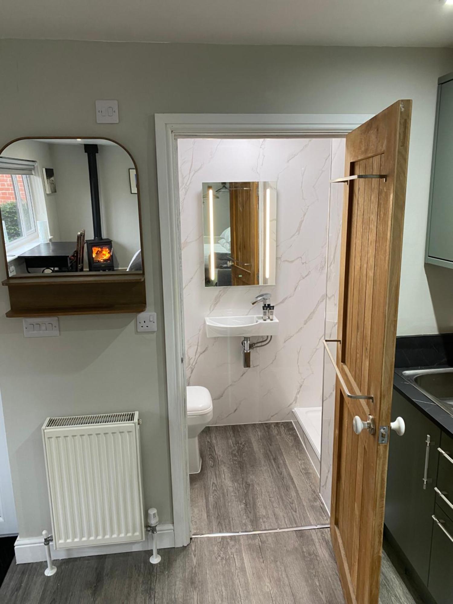Spalding - Self Contained Studio Double - An Extra Single Bed Can Be Provided Esterno foto