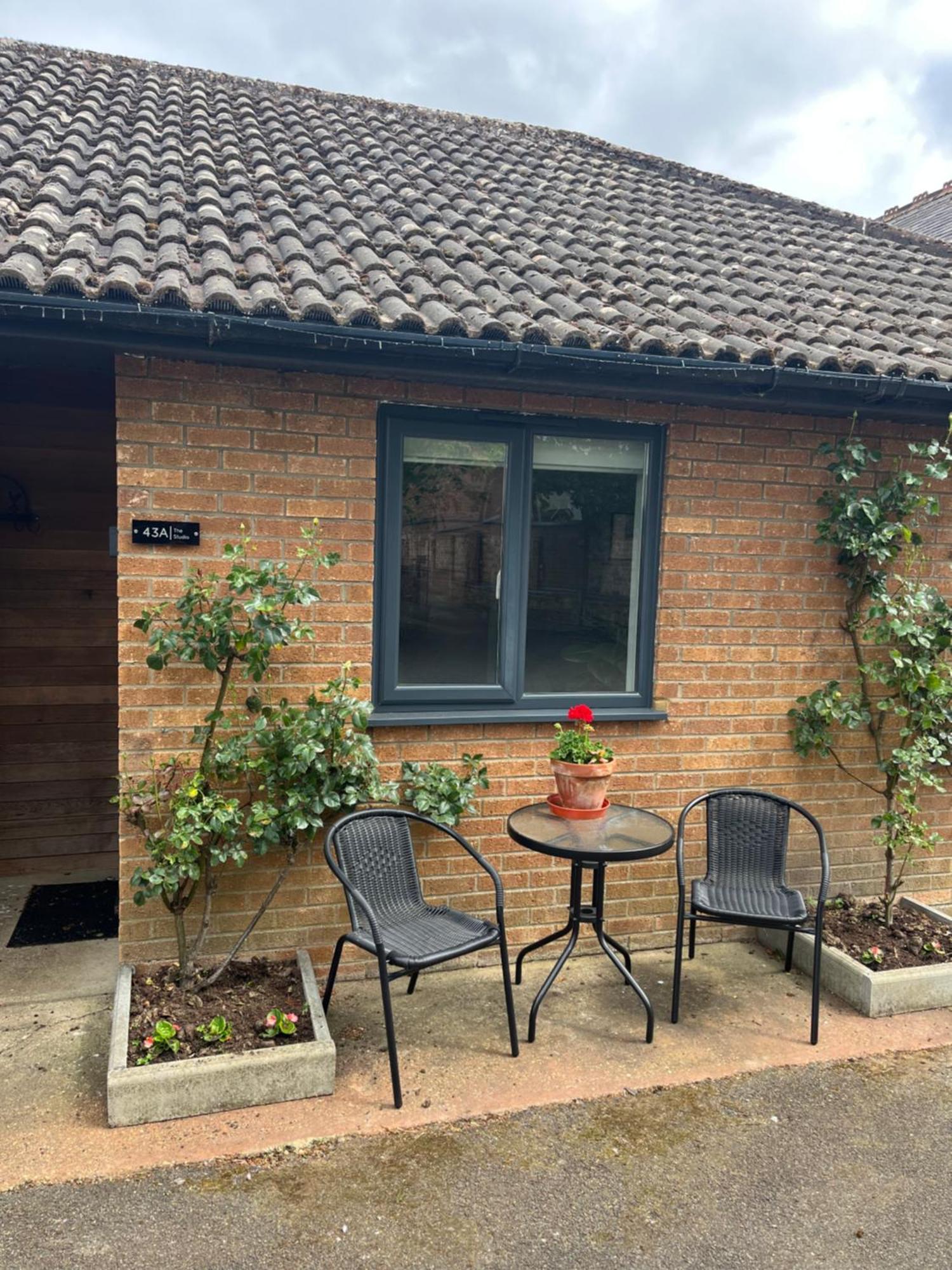 Spalding - Self Contained Studio Double - An Extra Single Bed Can Be Provided Esterno foto